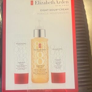 Elizabeth Arden Miracle Moisturizers Set - Red and White